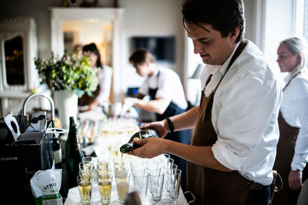 Catering i Stockholm: Så väljer du rätt lösning för din tillställning