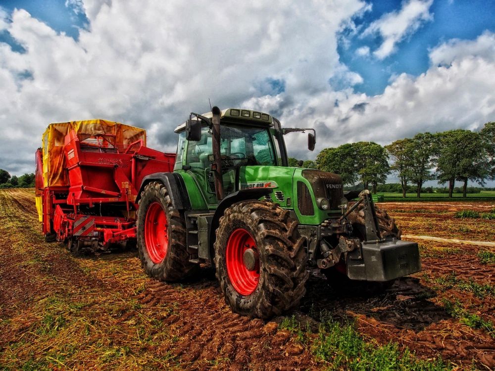 Dragstång för traktor och andra tunga fordon: Nyckelkomponenten som gör transporter säkra